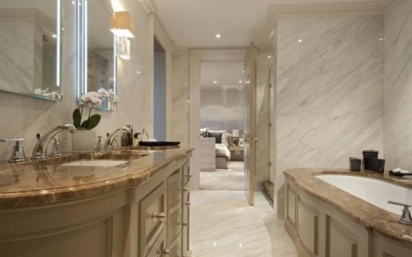 Cornwall Terrace Phòng tắm lộng lẫy này có giá tới 30 triệu bảng Anh. Tường và sàn được ốp đá cẩm thạch trắng. Phòng tắm này toát lên vẻ sang trọng, hiện đại.